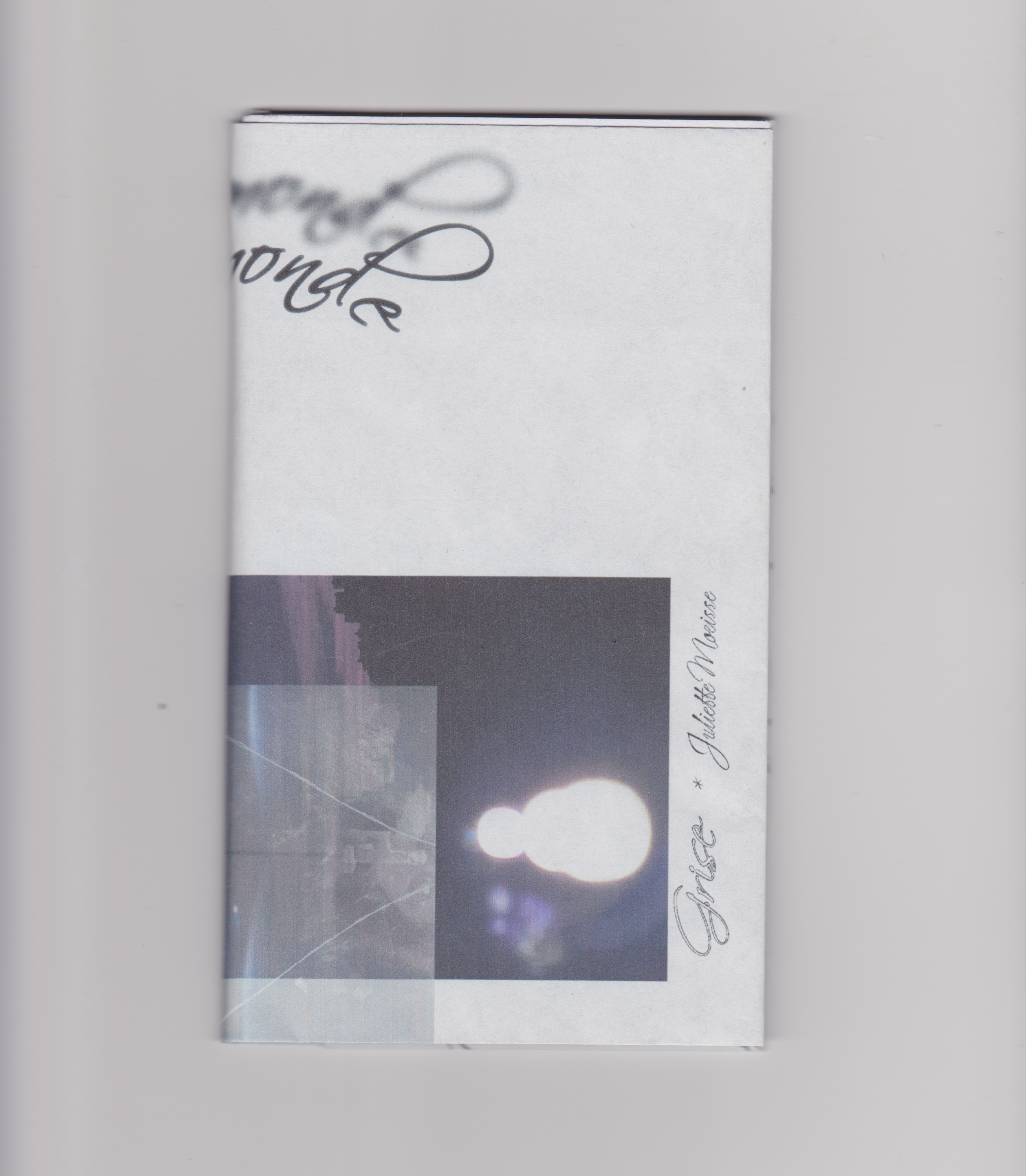 scan d'edition_ grise_ photographies et texte_ Juliette Morisse