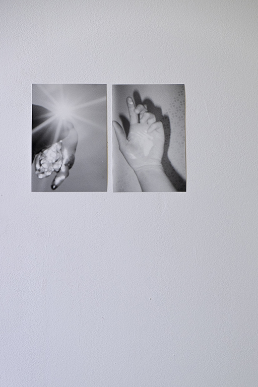 vue d'installation_le vent sur leur peau cristallise le sel_ photographie_ Juliette Morisse